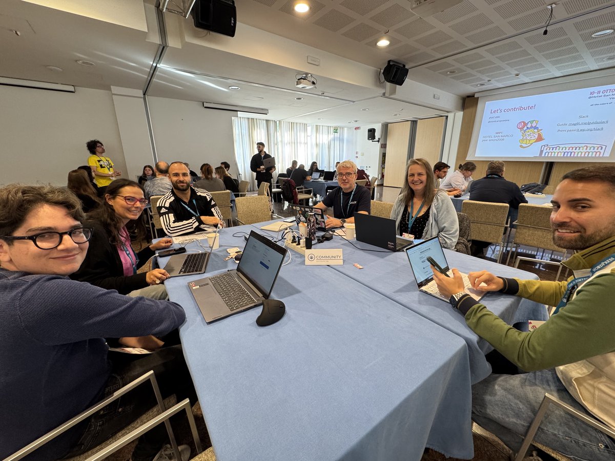 WordCampVerona's tweet image. Contributor Day in corso 🤩 I vari tavoli stanno lavorando per contribuire al mondo WordPress 🔝
#wordcampverona #wpvrn25 #wordpresscommunity #wordpress