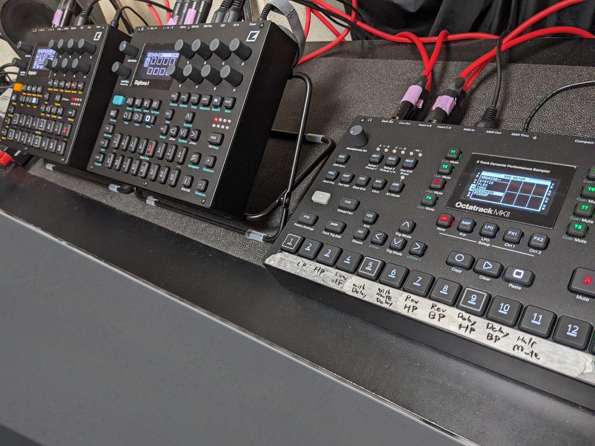 いよいよ明後日10/12(日)です！
自分はVJ避雷さん(<a href="/lucknknock/">避雷</a> )とテクノ+変拍子ダンスミュージックで暴れさせて頂きますので是非是非遊びに来てください！
#function_draw