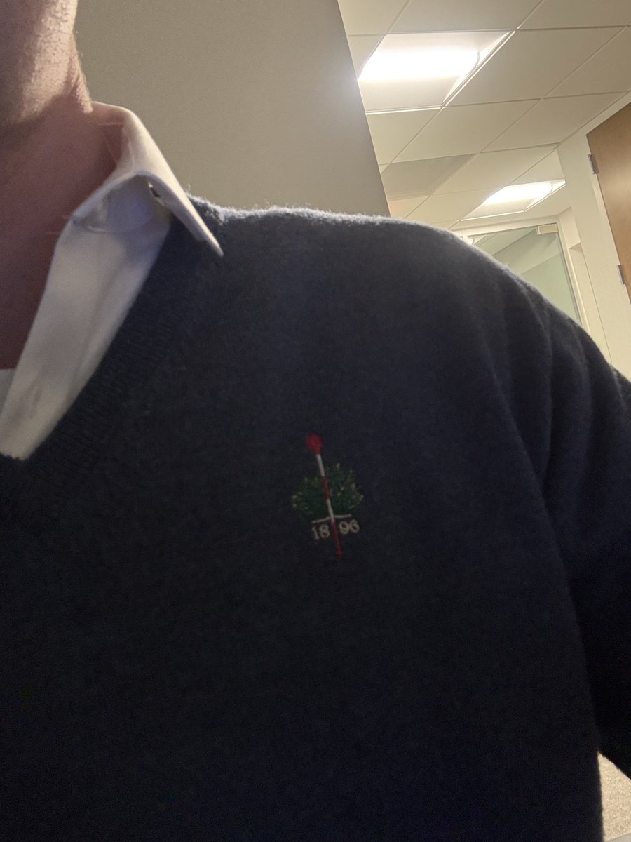 JohnnyTickle_'s tweet photo. #LOTD managing director gave me a finger point and a thumbs up ( he doesn’t even know my name) #shareholdervalue https://t.co/zYvZT2UaKE