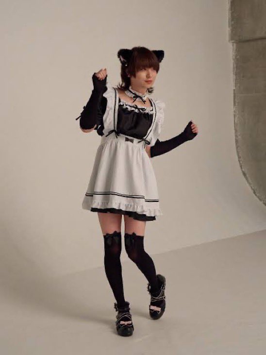 _yy__87's tweet photo. inの顔面も足もめちゃくちゃ理想なんよな〜って思ったけど、34歳(当時)男性の足が理想ってえげつない敗北感 https://t.co/3oHmaR4qKz