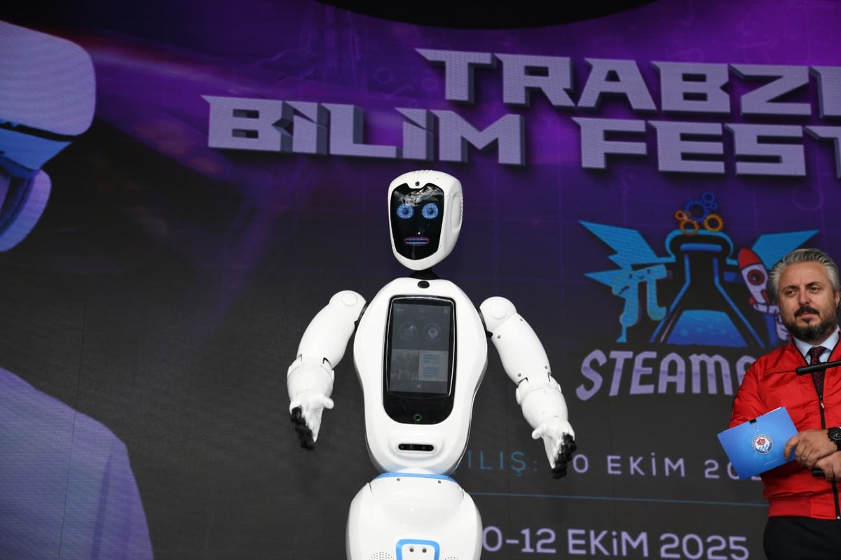 Önceki Dönem Bakanımız, TBMM Bayındırlık, İmar, Ulaştırma ve Turizm Komisyonu Başkanı, Trabzon Milletvekilimiz Sn. Adil Karaismailoğlu, Trabzon Milletvekilimiz Sn. Yılmaz Büyükaydın, Büyükşehir Belediye Başkanımız Sn. Av. Ahmet Metin Genç ve İl Başkanımız Sn. Dr. Sezgin Mumcu ile