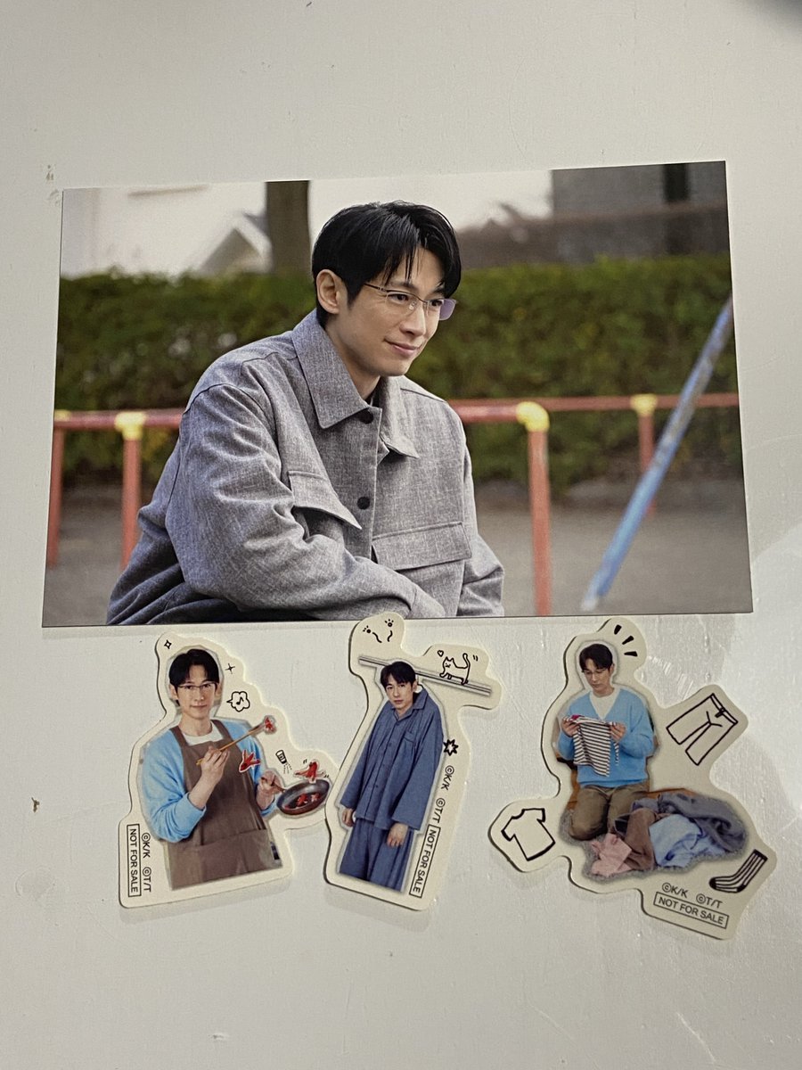 kayokos819's tweet image. 「 #対岸の家事 〜これが、私の生きる道!〜」
Blu-ray&DVD 本日発売
我が家にも届きました😊💕
中谷さんのシールも可愛い👓😆🩵
特典映像も楽しみだなぁ💓
#中谷達也パパ
#ディーンフジオカ
#DeanFujioka