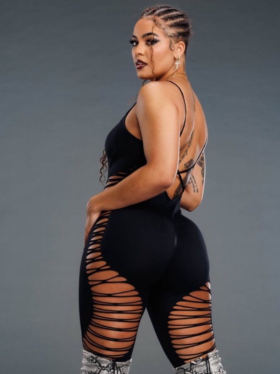 EVILANGELDIVA's tweet image. Good morning ladies and gents. 🖤
@ChosenByEros