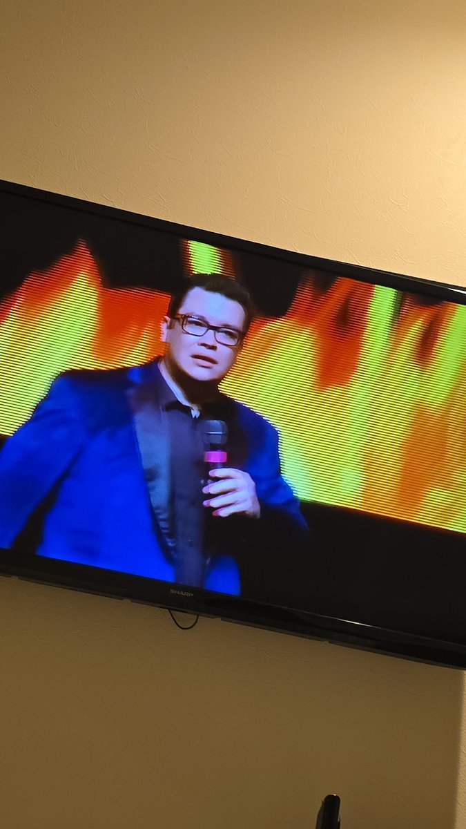 azulejo211's tweet photo. Viendo monólogo de @franco_esca de japon en japon 🤣 https://t.co/IbezT8qCqU