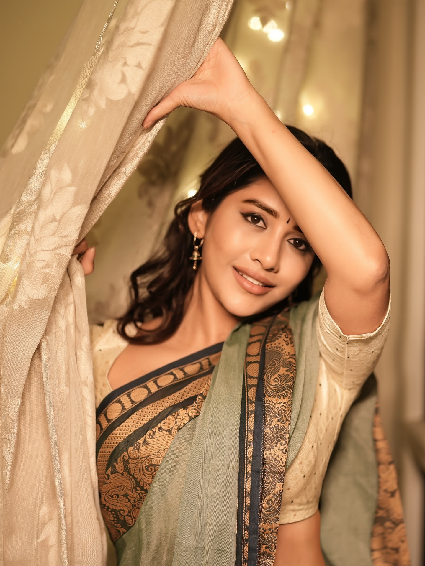 G25oiIXXQAAni3K?format=jpg&name=large