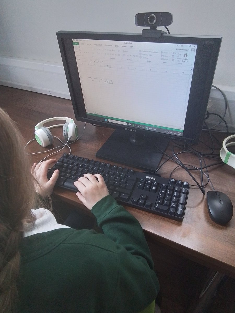 MissJeynes's tweet image. In Computing this afternoon, we're working with spreadsheet to calculate formulas.