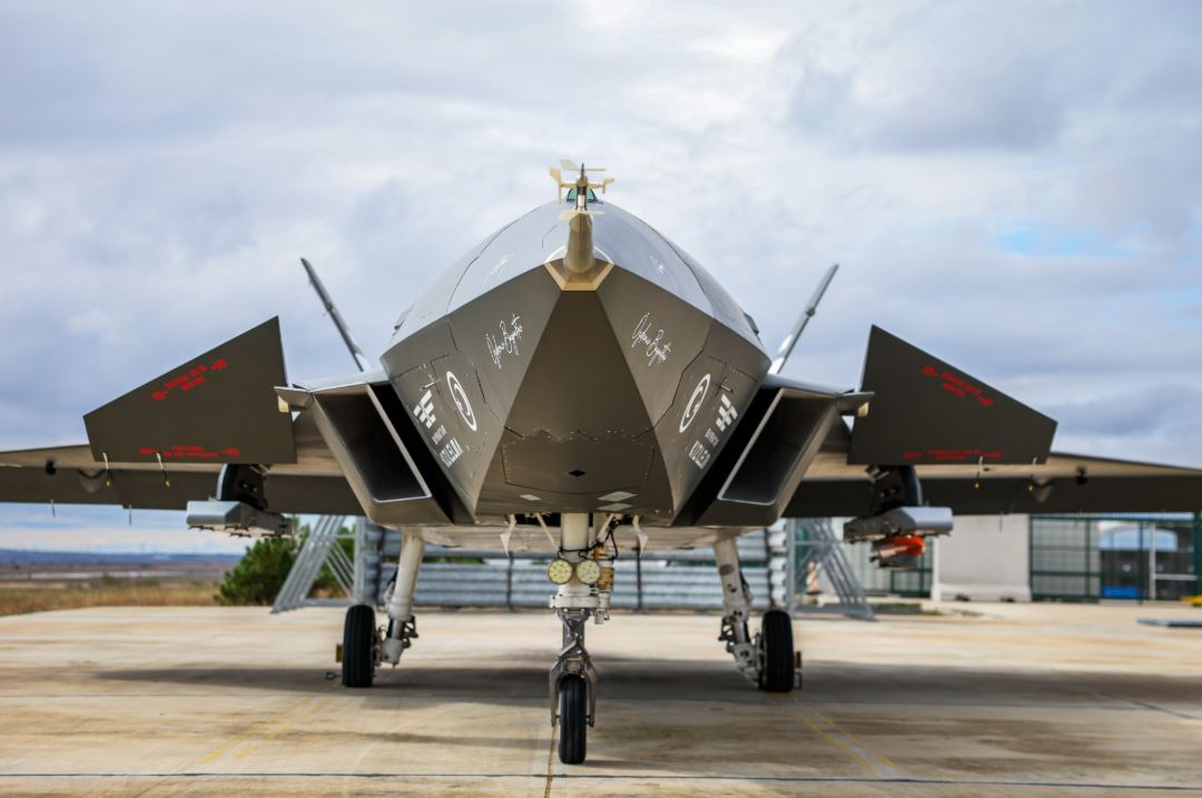 DefenseMirror's tweet photo. Bayraktar Kizilelma Unmanned Jet Completes First Live-Fire Test with Tolun, Teber-82 Munitions::
https://t.co/s2rLuwfnlY
#BayraktarKizilelma #TurkeyDefense #Baykar #UAV #DroneStrike #DefenseNews #MilitaryTech #Aerospace #Tolun #Teber82 https://t.co/831S6vv0Qw