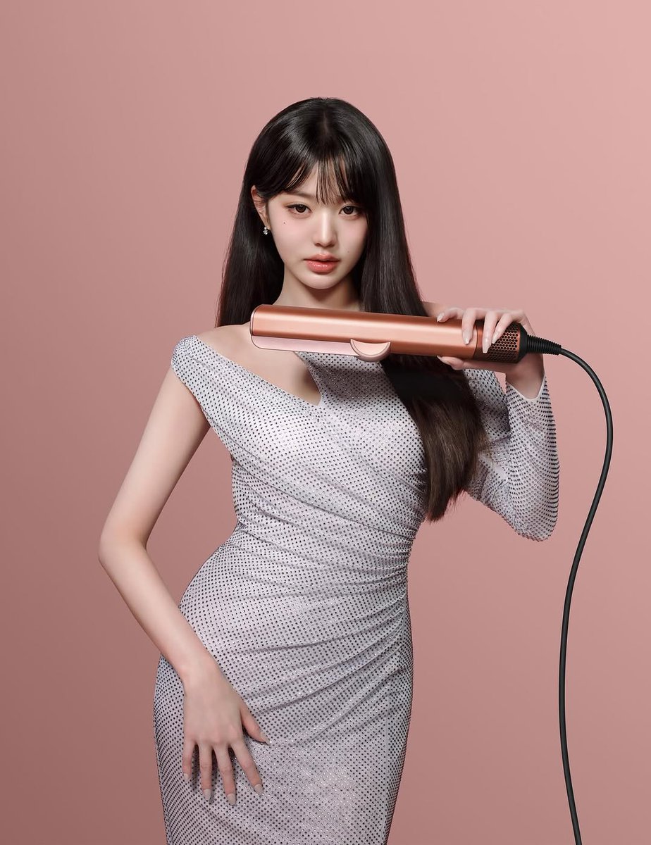OneilyVibe's tweet image. JANG WONYOUNG of IVE for Dyson.