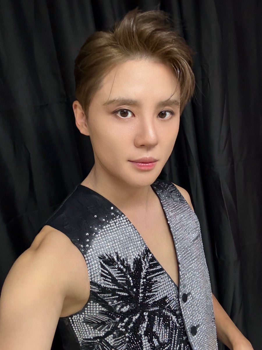 항상 넌 내 최우선이야 ૮ • ﻌ - ა ִֶָꨄˎˊ˗
누구보다 가장 큰 별이 되어줄게🌟

𝗫𝗜𝗔 𝟮𝟬𝟮𝟱 𝗖𝗢𝗡𝗖𝗘𝗥𝗧 𝗖𝗵𝗮𝗽𝘁𝗲𝗿 𝟮 : 𝗙𝗲𝘀𝘁𝗮 

💚DAY2 ➫ 10/10 (FRI) 6:30PM
📍JAMSIL INDOOR GYMNASIUM

#김준수 #KIMJUNSU #XIA
#XIA준수 #ジュンス #金俊秀
#Festa #XIA_Festa #Concert