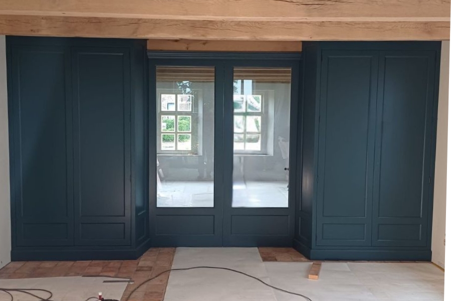 ✨ Wanneer functionaliteit en esthetiek samenkomen, ontstaat écht maatwerk.
Inbouwkast + houten deuren = praktisch, stijlvol en volledig op de wensen afgestemd. 
Lees meer over dit project: zurl.co/ycCVr 
#Maatwerk #Interieur #DesignOpMaat