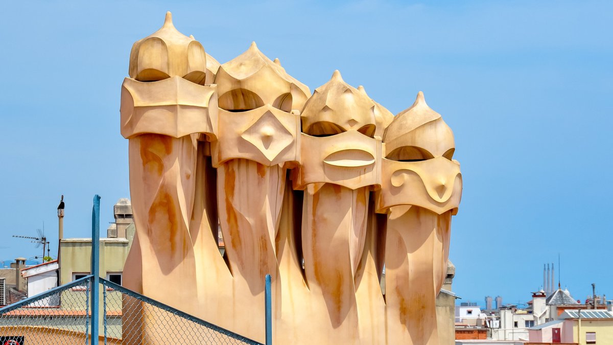 EspanaEnLatam's tweet image. 🏛️La Casa Milà, más conocida como La Pedrera, es la última gran obra civil de Gaudí y una joya del modernismo catalán 🌊🔥

#VisitaEspaña #España #Cataluña #Barcelona #Modernismo #Gaudí #LaPedrera #CasaMilá #TurismoCultural #EspañaEsCultura #Patrimonio