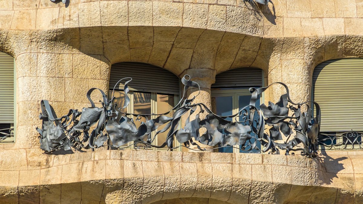EspanaEnLatam's tweet image. 🏛️La Casa Milà, más conocida como La Pedrera, es la última gran obra civil de Gaudí y una joya del modernismo catalán 🌊🔥

#VisitaEspaña #España #Cataluña #Barcelona #Modernismo #Gaudí #LaPedrera #CasaMilá #TurismoCultural #EspañaEsCultura #Patrimonio