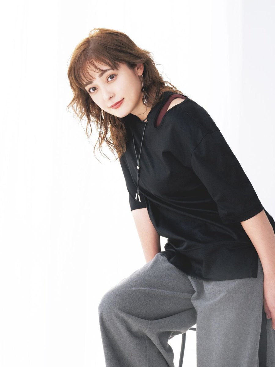 bitekicom's tweet image. #平山あや さんのキレイの秘密🤫
ワザありテクでもっと効き肌🤍

「肌も頭皮も足も”ほぐす”ことに投資！ 肌の調子もコスメの効きもアップ」
biteki.com/skin-care/trou…