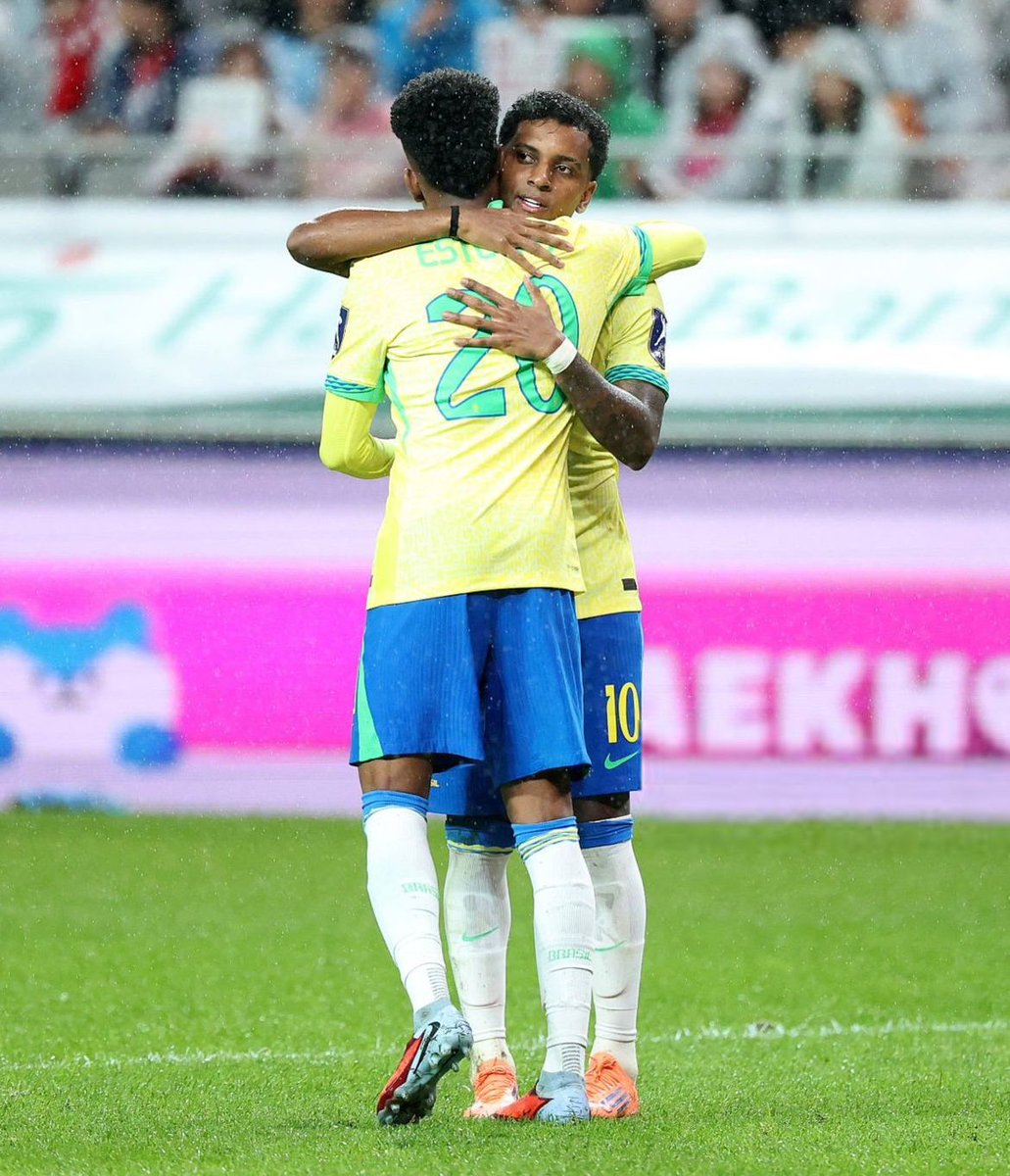 FULL TIME:

🇰🇷 South Korea 0-5 Brasil 🇧🇷

⚽️⚽️ Estêvão Willian
⚽️⚽️ Rodrygo
⚽️🅰️ Vinícius Júnior
🅰️ Matheus Cunha
🅰️ Bruno Guimarães 
🅰️ Casemiro

Finally a very convincing match from Carlo Ancelotti’s men. The attack looked fluid, midfield controlled well &amp; defence was solid!