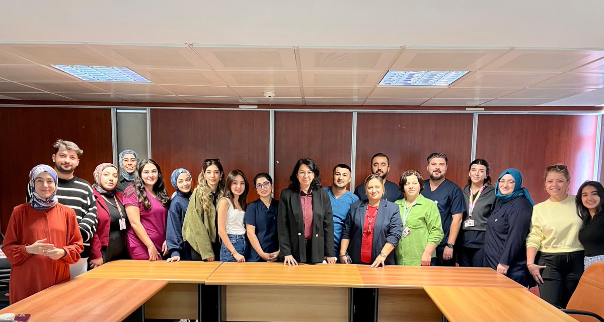 Hastanemizde 01.09.2025 - 10.10.2025 tarihleri arasında gerçekleştirilen Acil Hemşireliği Sertifika Eğitim Programı'nı başarıyla tamamlayan tüm katılımcılarımız sertifika almaya hak kazanmışlardır. Tüm katılımcılarımızı tebrik eder, meslek hayatlarında başarılar dileriz.