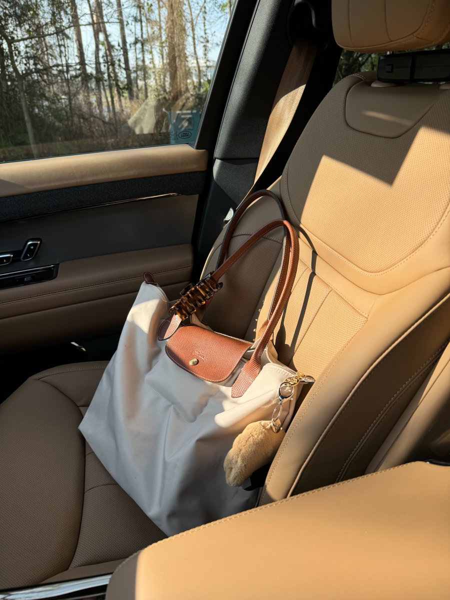 jlrhoustontx's tweet image. Golden hour errands feel effortlessly elevated behind the wheel of a Range Rover.

bit.ly/3z2zr88