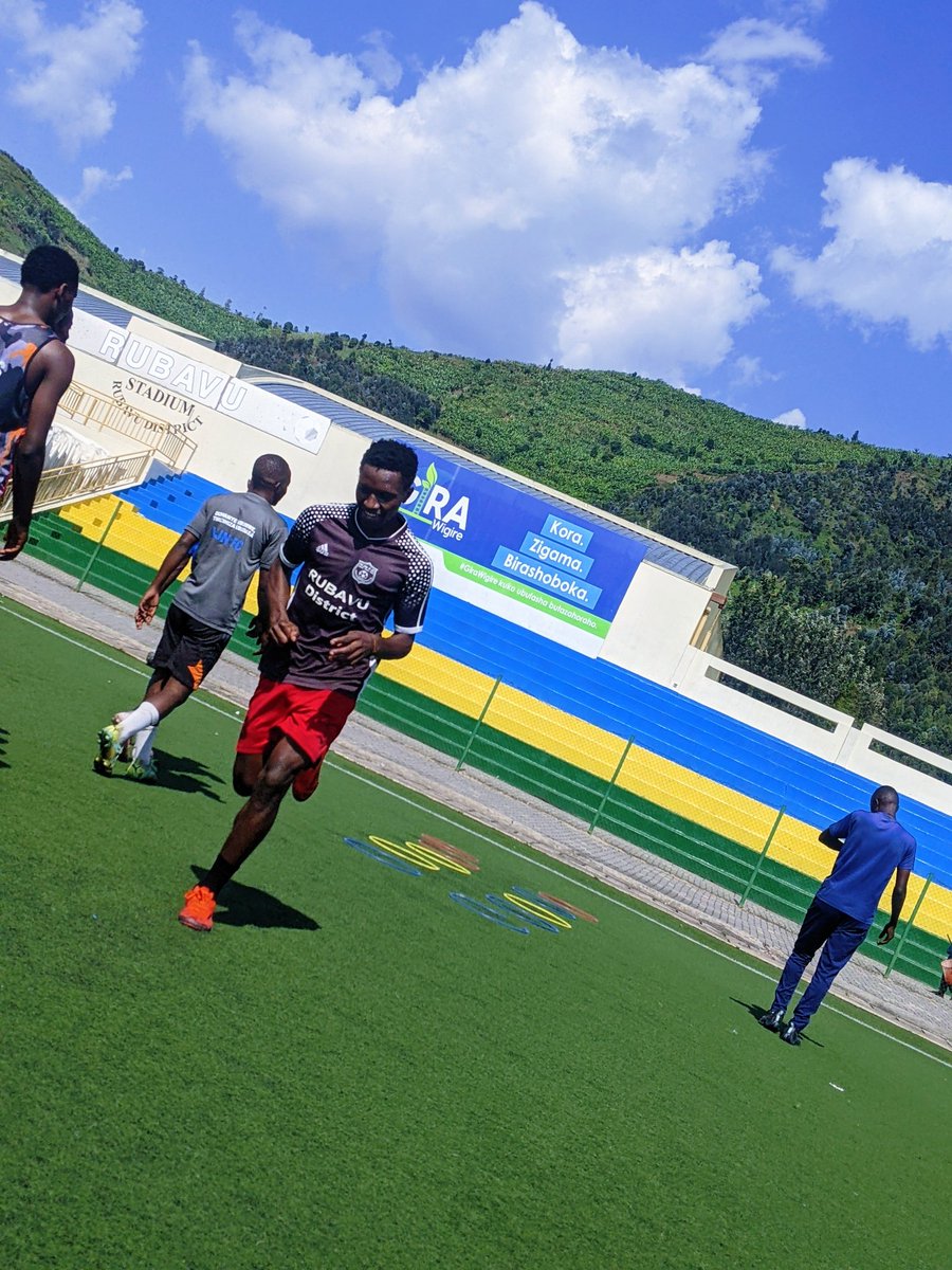 VJN FC yakoze imyitozo ya nyuma yitegura kuzacakirana na NKOMBO FC ku munsi w'ejo kuri Stade UMUGANDA umukino uzatangira 15h00'