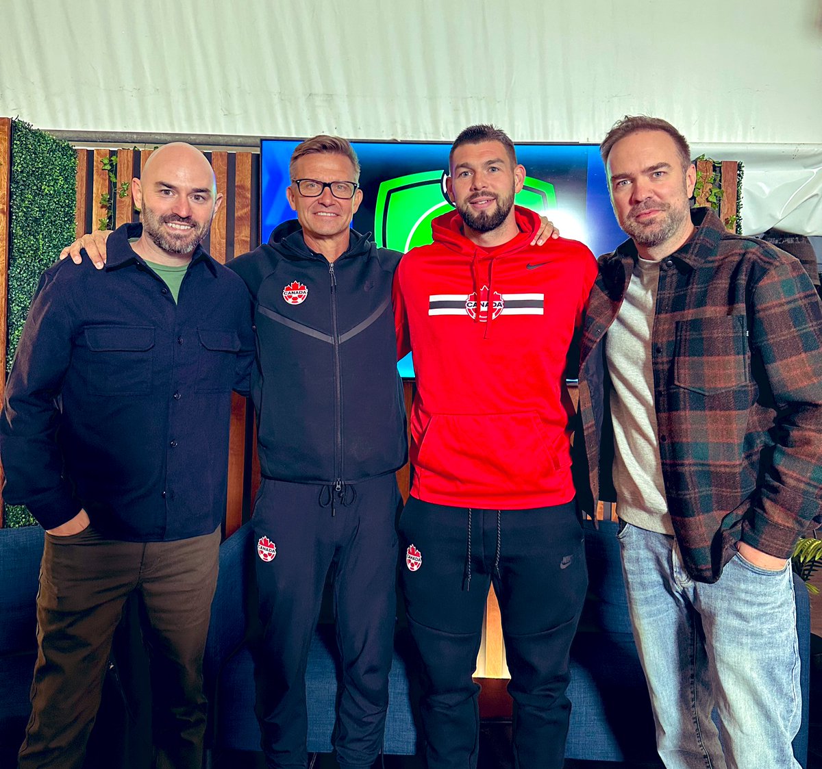 Le 1er épisode de Plein Axe est enfin disponible.

<a href="/Olivier_Brett/">Olivier Brett</a> et moi recevons <a href="/jessemarsch/">Jesse Marsch</a> et Maxime Crépeau en vue du match contre l’Australie au Stade Saputo. 

#CFMTL #CanMNT Lien ici ⬇️

youtu.be/sjguCwvMKkQ?si…