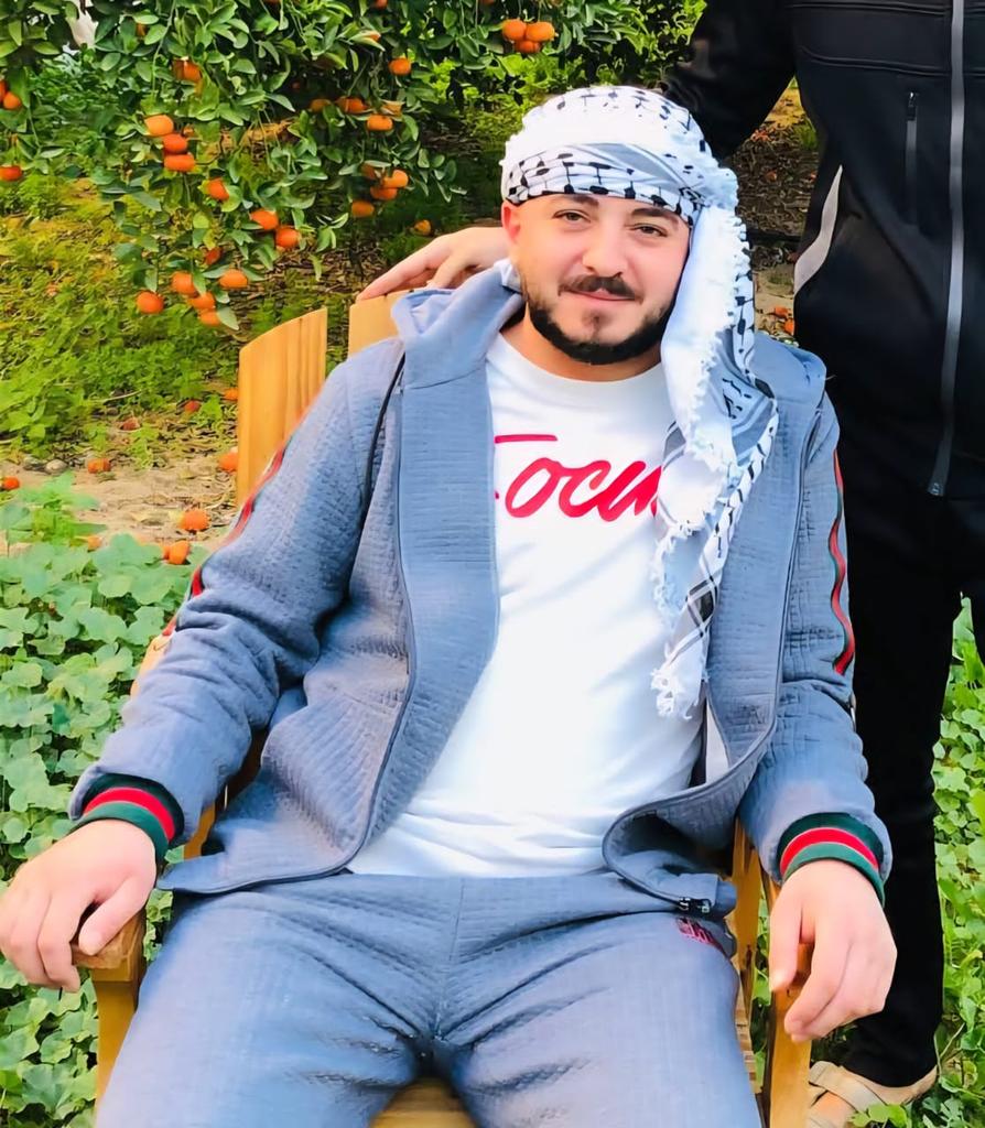 انتهت الحرب يا عمرو، اللي كنت مستنيها تخلص!
وقف القصف والخوف اللي كان يلاحقنا بكل مكان، وخلصت أيام النزوح والقهر.

نام قرير العين يا عمرو.
اللهم تقبّله في الفردوس الأعلى مع الصديقين والشهداء، واجمعنا به في جنّتك برحمتك