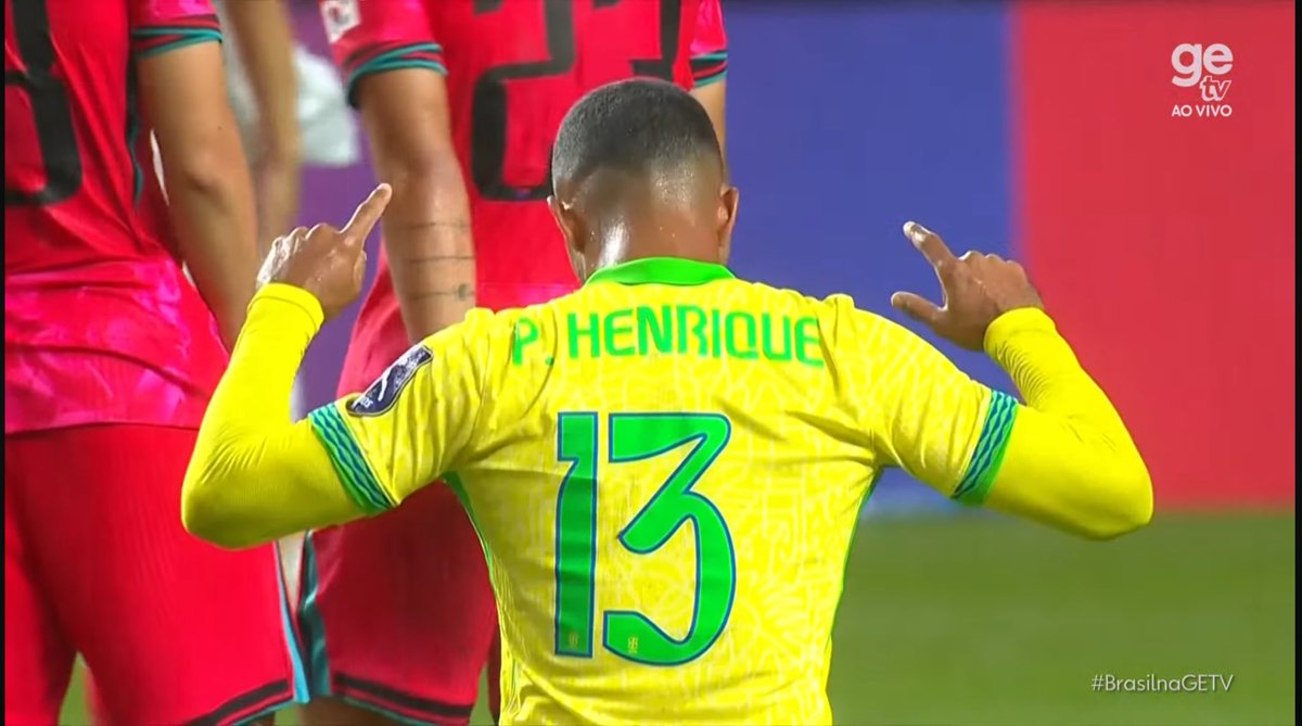 CentralDoBrega's tweet image. Paulo Henrique usando a 13 pra representar a torcida do Vasco da Gama

como todos sabemos, todo torcedor vascaíno é de esquerda.