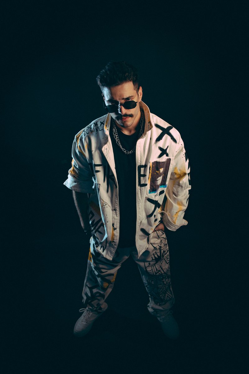 No Context Records tweet media