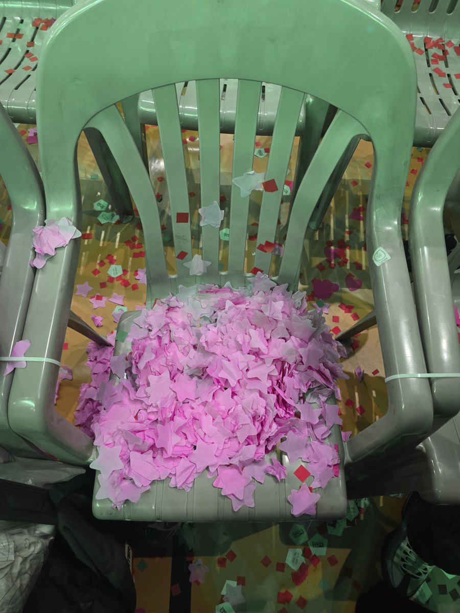 오빠 별을너무많이따다주신것같애요