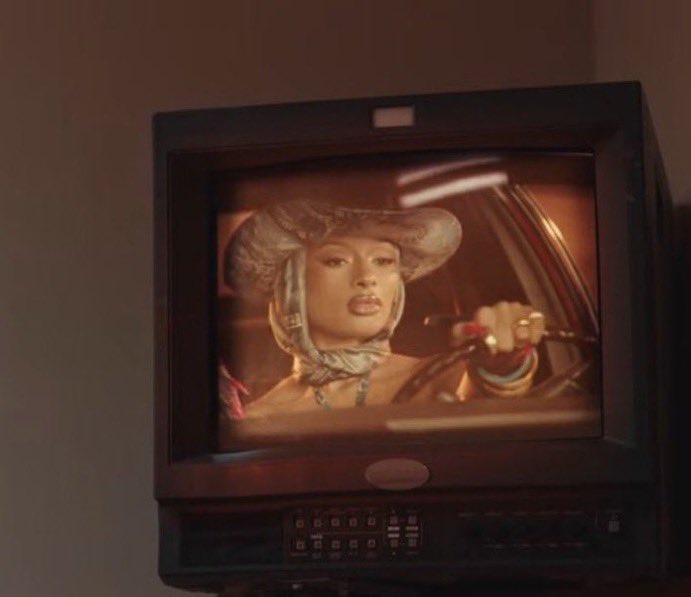 dailymegrard's tweet image. 