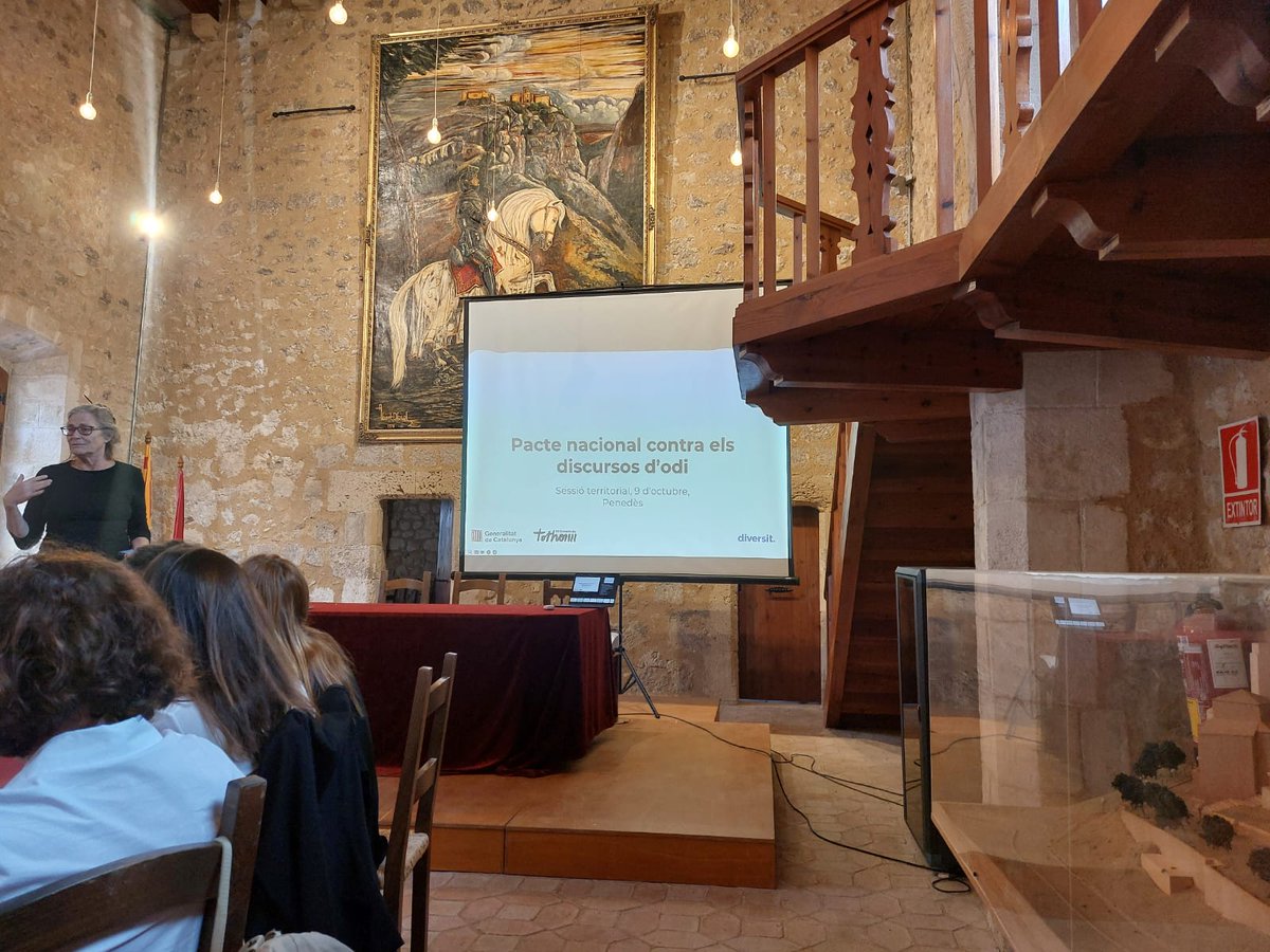 AjSitges's tweet image. 🤝 La Regidoria de Drets Socials, Ciutadania i Igualtat ha participat en la sessió “Cap a un Pacte Nacional contra els Discursos d’Odi”, impulsada per la Generalitat, per avançar cap a una societat més inclusiva i respectuosa. #DretsSocials #Igualtat #Respecte