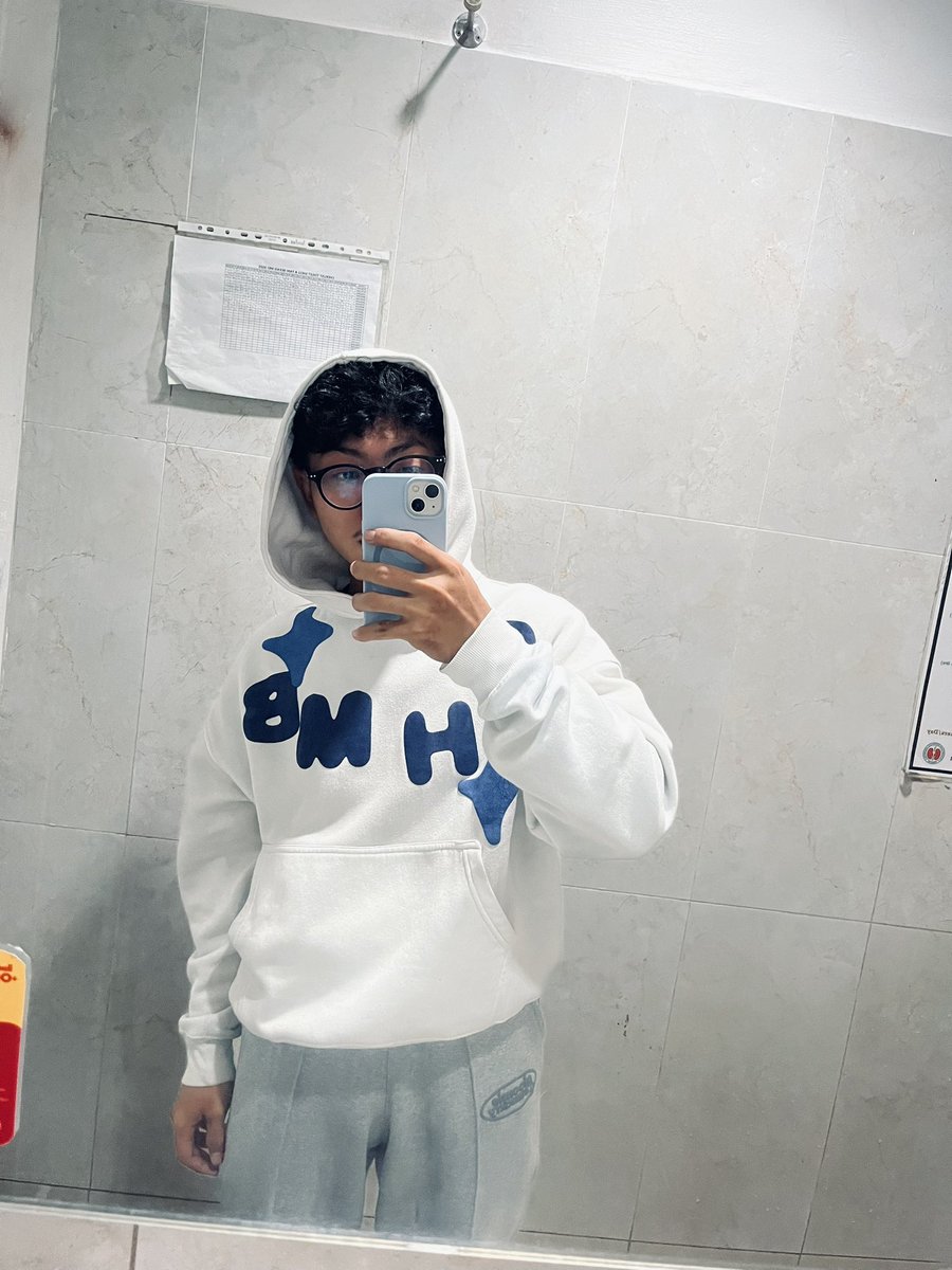 p4____1n tweet media
