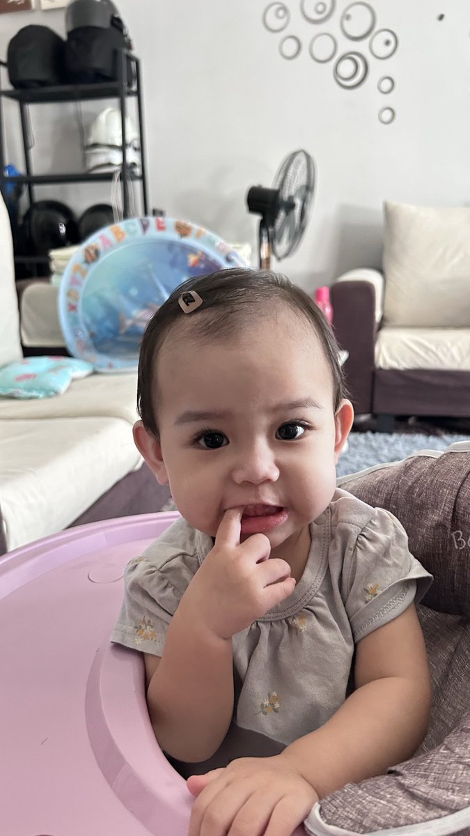 eriesha37's tweet image. MasyaAllah, comelnya Ariana Saffiya moga jadi anak yg solehah kebanggaan keluarga dan moga Allah lindungi adik selalu ye