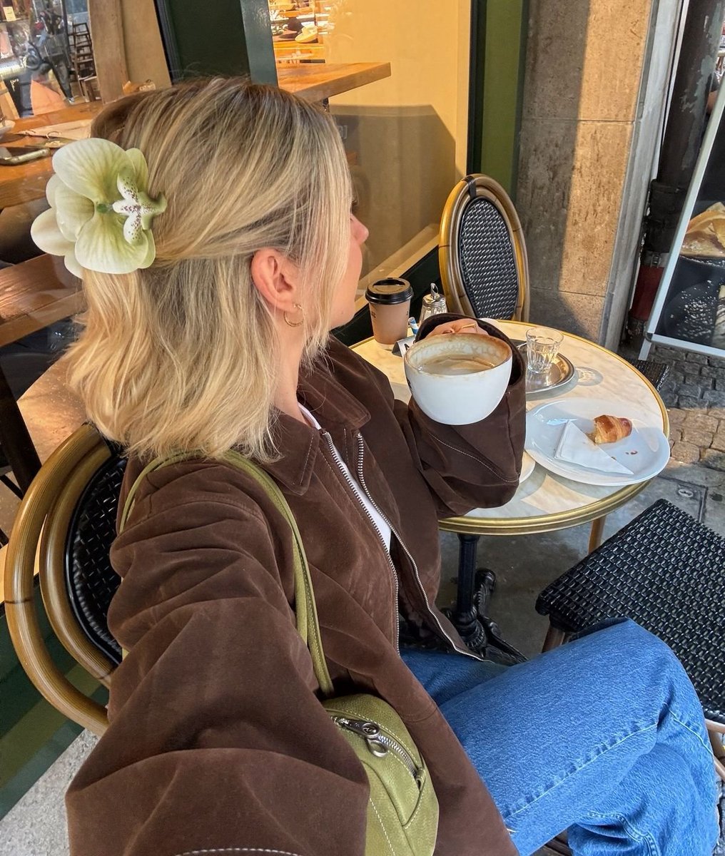 liIacdaisy's tweet photo. fall essentials https://t.co/0MqP66PNjo