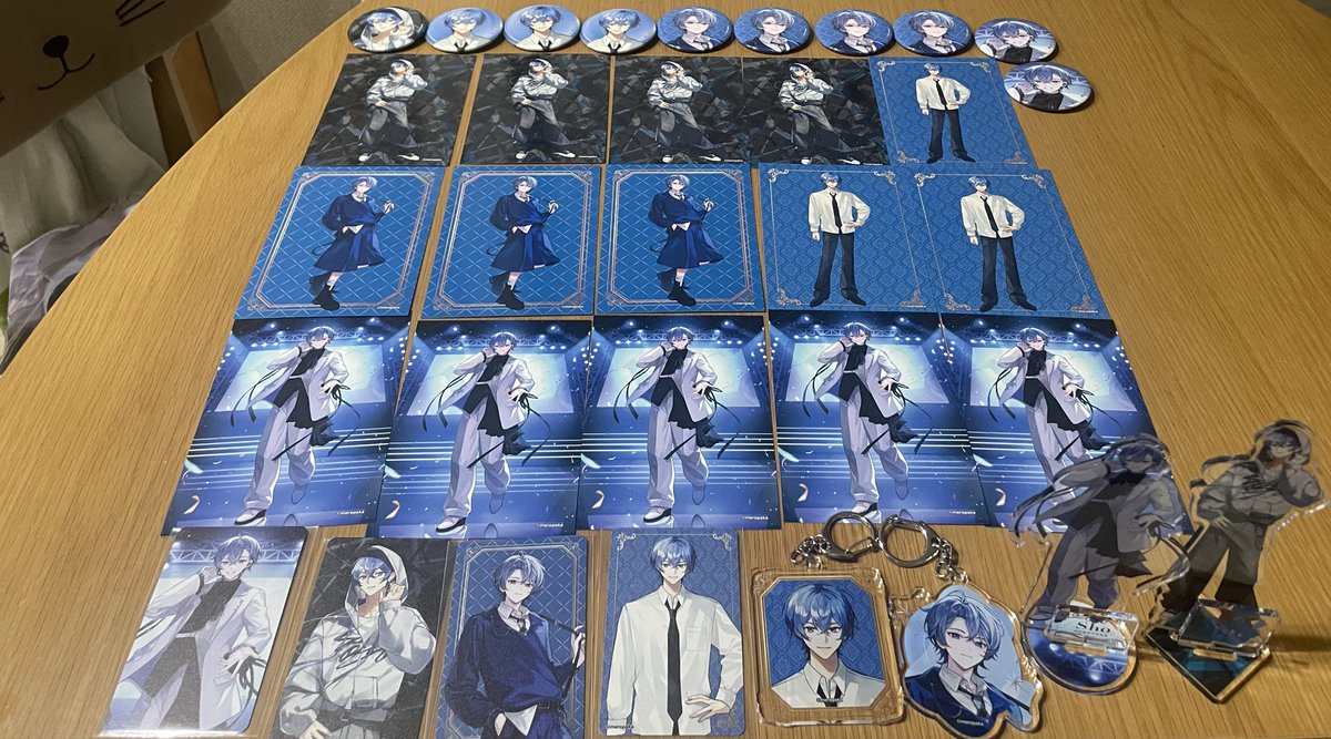 yuutasupas1710's tweet photo. 遅くなったのですがサムライ翔さんの
ソロライブに参加しました！
めっちゃカッコよくて可愛いさと面白さも
あって最高のライブでした(^^)
グッズも買って，応援広告も見に行きました！とても素敵でした！！
これからもずっと応援します！！
#さむしょといっしょ 
 #SAMLIVESHOW https://t.co/DxyIFtodIq