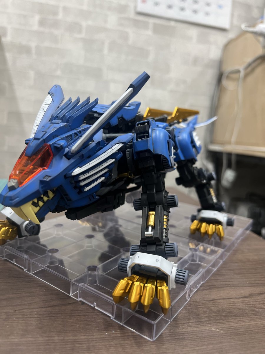 jmskX0tDwzvaYCR's tweet photo. MGジオ作ってたんですが気が変わってコトブキヤHMMブレードライガーバン仕様作ってました😅
今夜は青葉@kure_aoba2022 でお披露目してきました😆
初めてのコトブキヤのプラモ楽しかったです✨
#ガンプラジオ https://t.co/W2SoT0FjkJ