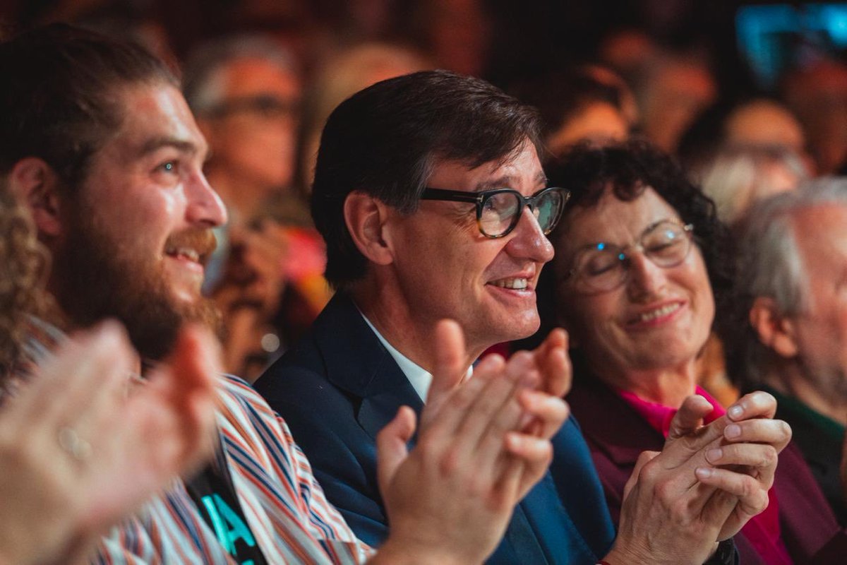 Estem centrats a fer de la cultura un motor de progrés i de transformació per a tothom. Sense exclusions. Perquè la cultura és una eina clau de cohesió social i d’apoderament individual i col·lectiu.

Enhorabona als guardonats i guardonades als Premis Nacionals de Cultura 2025!