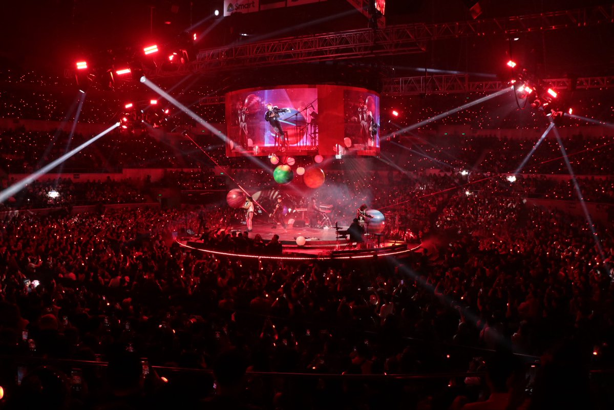 cupofjoemusic's tweet image. Out-of-this-world start for CUP OF JOE’s 3-day sold-out ‘STARDUST’ concert! 🚀 Massive Day 1 energy!

#COJSTARDUSTTheConcert