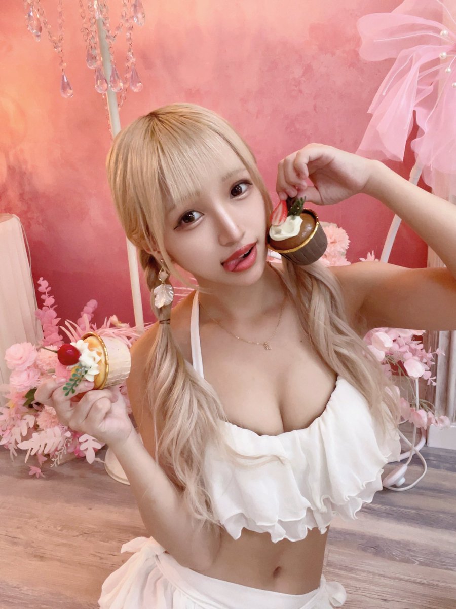 ゆかちゃんページ 下のライトがいい感じ🏮💞