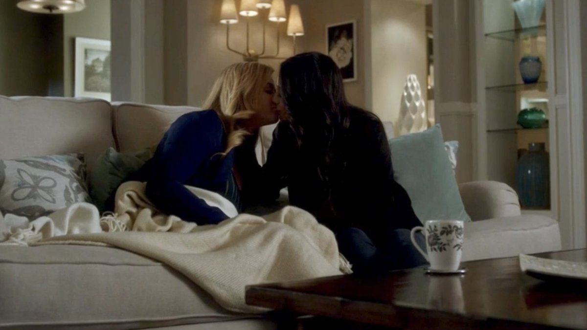 thebestofemison's tweet photo. EMILY: We won’t let that happen.
ALISON: Em, we're not gonna be able to stop it.
EMILY: Ali. Look, it took me so long to finally get here with you. Okay. I didn't come all that way to lose everything now. I promise you, I won't let them hurt you. https://t.co/G5tB553g0X