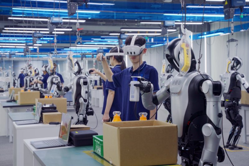 touch_beijing's tweet image. China&apos;s largest #humanoidrobot #training center opened in #Beijing’s Shijingshan District. The training center covers 16 scenarios in four categories -  industrial intelligent manufacturing, smart homes, elderly care services, and 5G integration.