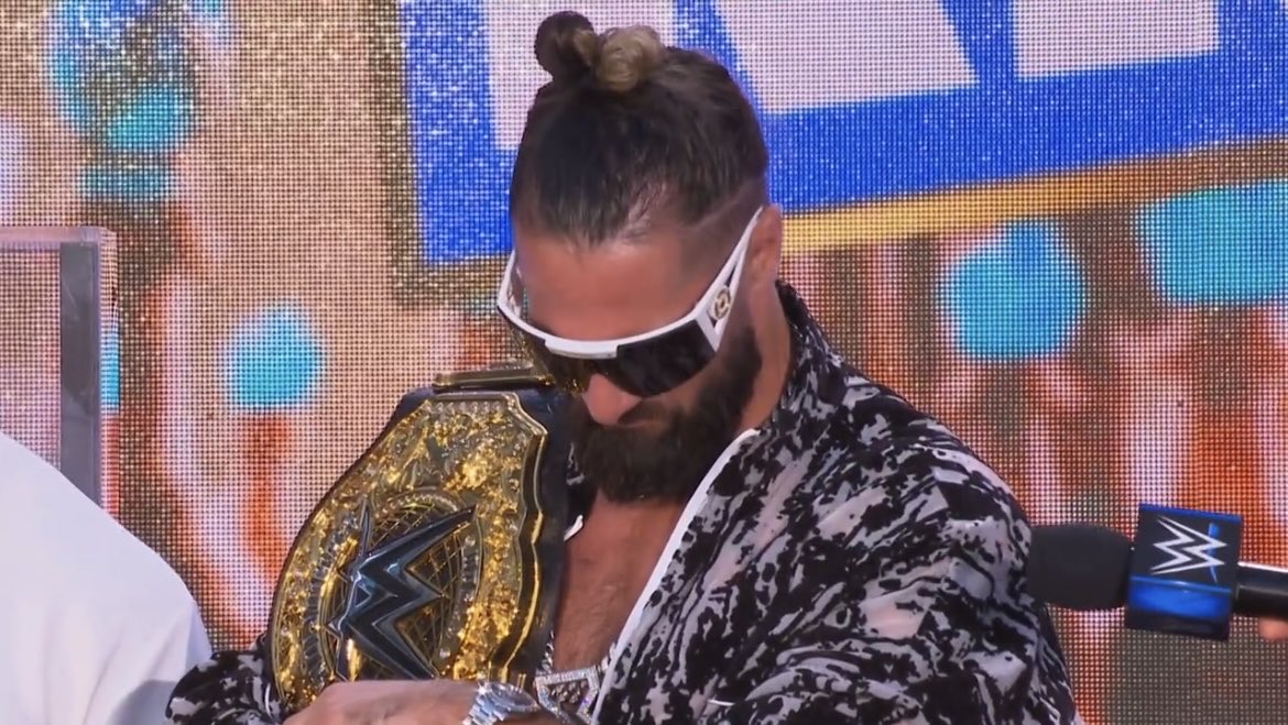 Clairedashian's tweet image. Seth’s been staring at that watch for weeks. I don’t think he knows how to tell the time🤷🏼‍♀️ Bro needs a digital 🤣 #Smackdown #CrownJewel