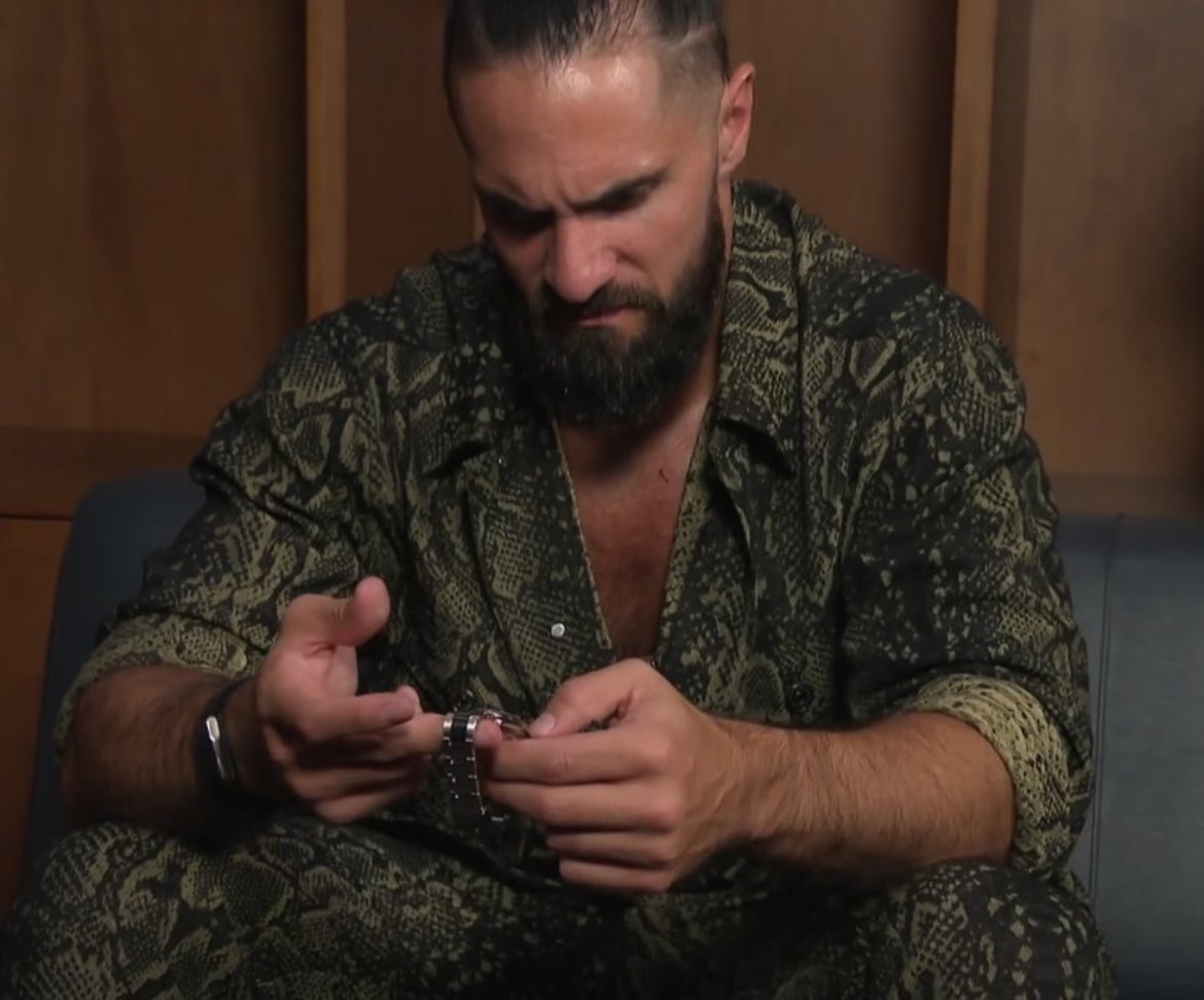 Clairedashian's tweet image. Seth’s been staring at that watch for weeks. I don’t think he knows how to tell the time🤷🏼‍♀️ Bro needs a digital 🤣 #Smackdown #CrownJewel