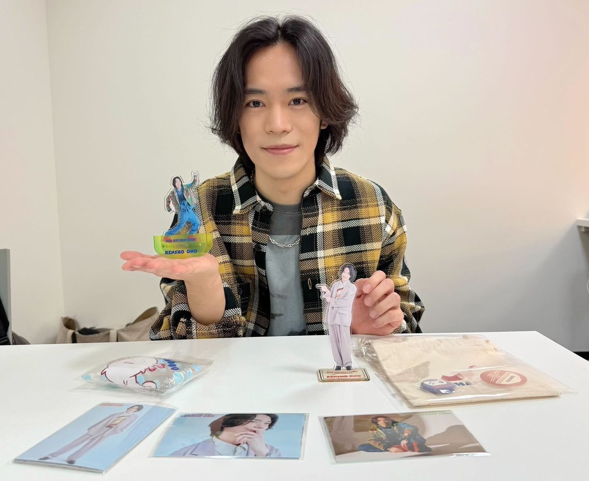 小野賢章　バースデーイベント　アクリルスタンド 小野賢章さん バースデーイベント限定アクリルスタンド - メルカリ