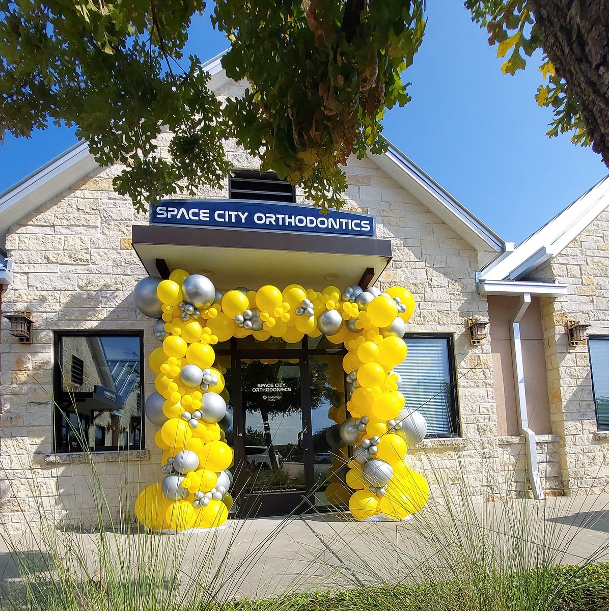 BalloonPlanet's tweet image. Organic balloon magic by our partner A Pop of Color.
Perfect for parties, openings, and celebrations of all kinds.

Discover more designs → balloonplanet.com #BalloonDecor #EventDesign #BalloonPlanet