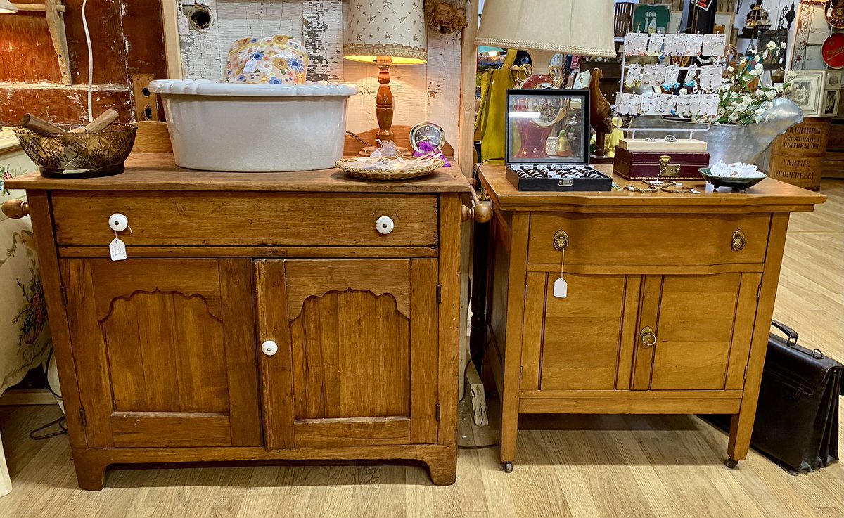 Bazar de Stanstead 
📍14 Notre-Dame O., Stanstead Qc
Ouvert Thanksgiving Open 10-4 pm
#40booths #40kiosques #antique #vintage #easterntownships #estrie #bistro #artisans 
1:30h de Montréal 🚗