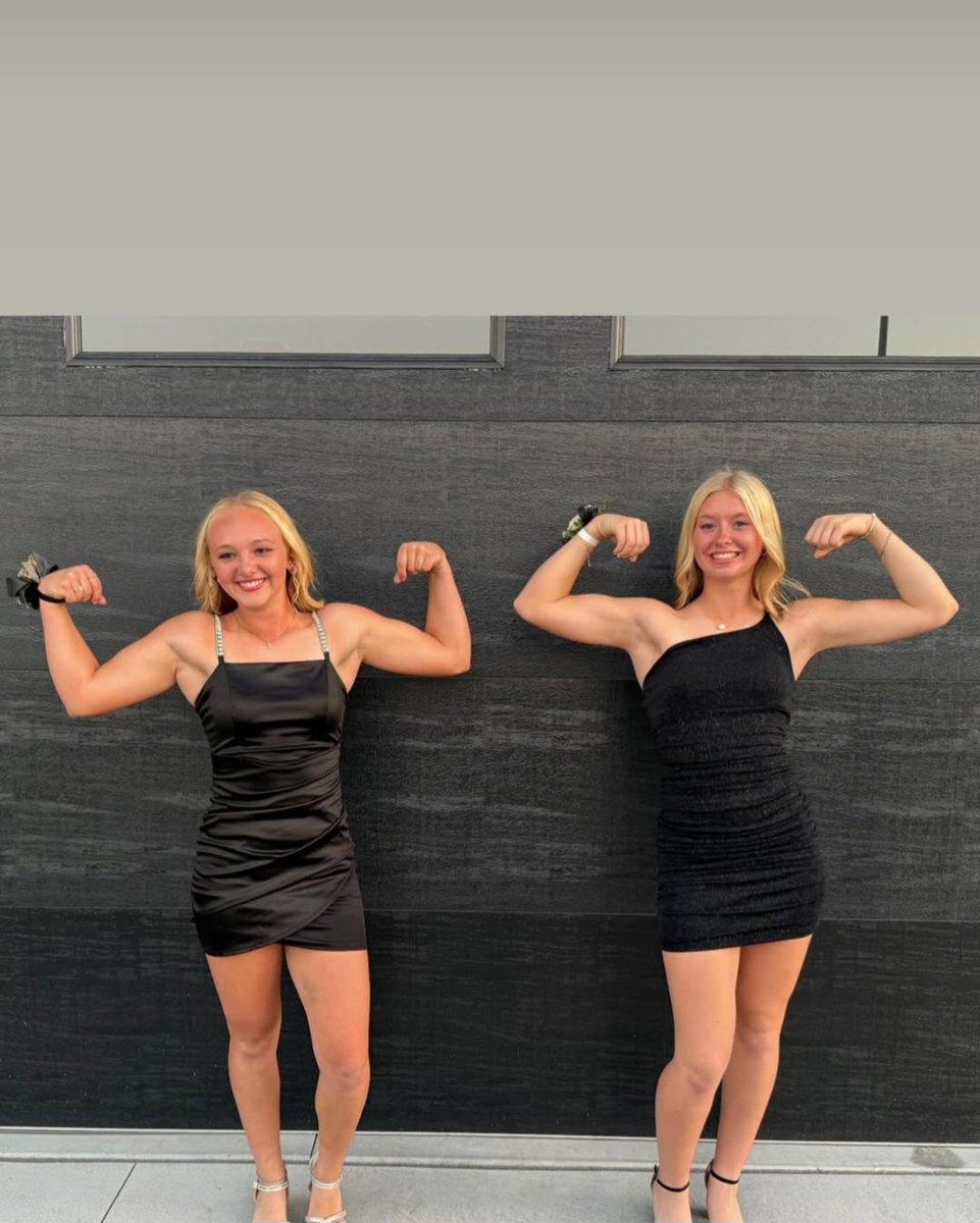 Sun's out guns out. Day 2 of Softball District. LETS GO!! 🥎💙#TCB #beastmode <a href="/PaizS19/">Paizlee Strode</a>