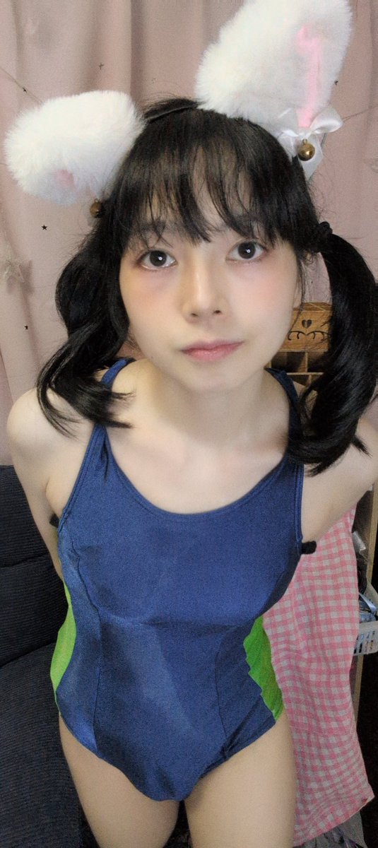 昨日配信にスク水猫耳の人が来たから
真似してみた( *・ω・)ノ
私天パだなー"𐋉((-  ̰ - ✿)
明日は別な軟体載せる( *・ω・)ノ

#コスプレイヤーさんと繋がりたい 
#FANZA
#軟体