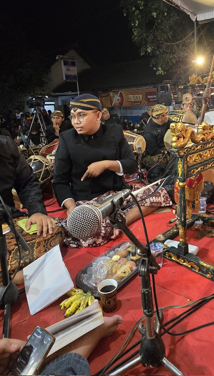 bakoel manoek tweet media