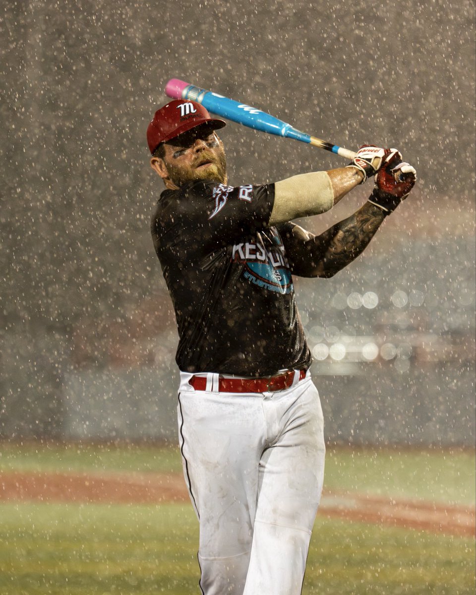 maruccisp's tweet image. A little rain never hurt the game.
