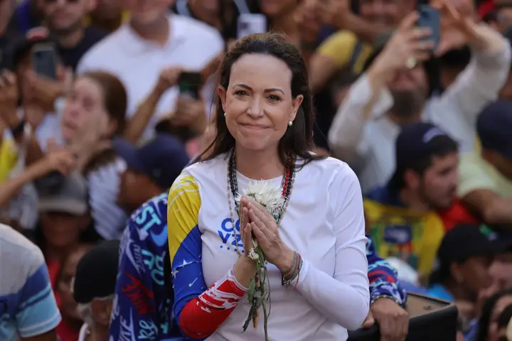 Nem uma palavra de congratulação à vencedora do Prémio Nobel da Paz, por parte do <a href="/pcp_pt/">PCP</a> , <a href="/MRMortagua/">mariana mortágua</a>, <a href="/BlocoDeEsquerda/">Bloco de Esquerda</a>  pela sua luta contra a ditadura ????
Os comunistas a serem comunistas. Pois não é Gaza .....