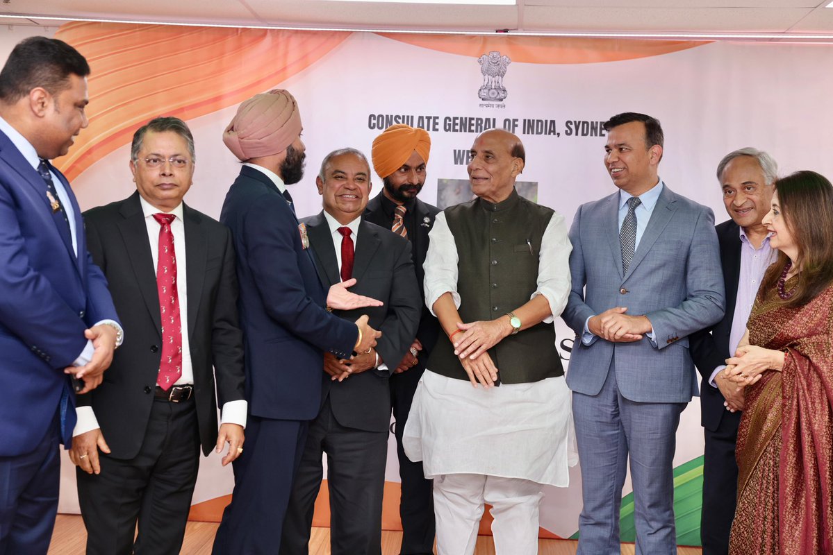 rajnathsingh's tweet image. Delighted to interact with the Indian community in Sydney. The Indian community is the living bridge between India and Australia. The Indian diaspora in Australia has made tremendous contribution to Australia’s growth and prosperity.