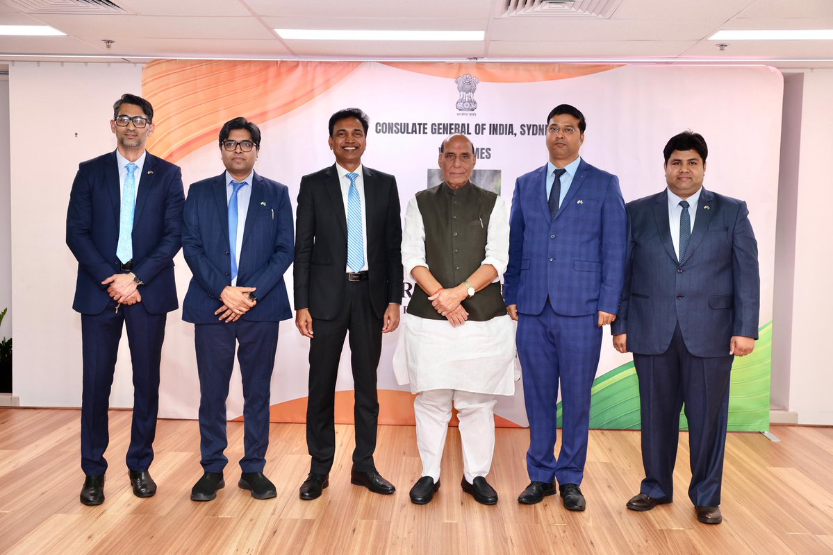 rajnathsingh's tweet image. Delighted to interact with the Indian community in Sydney. The Indian community is the living bridge between India and Australia. The Indian diaspora in Australia has made tremendous contribution to Australia’s growth and prosperity.